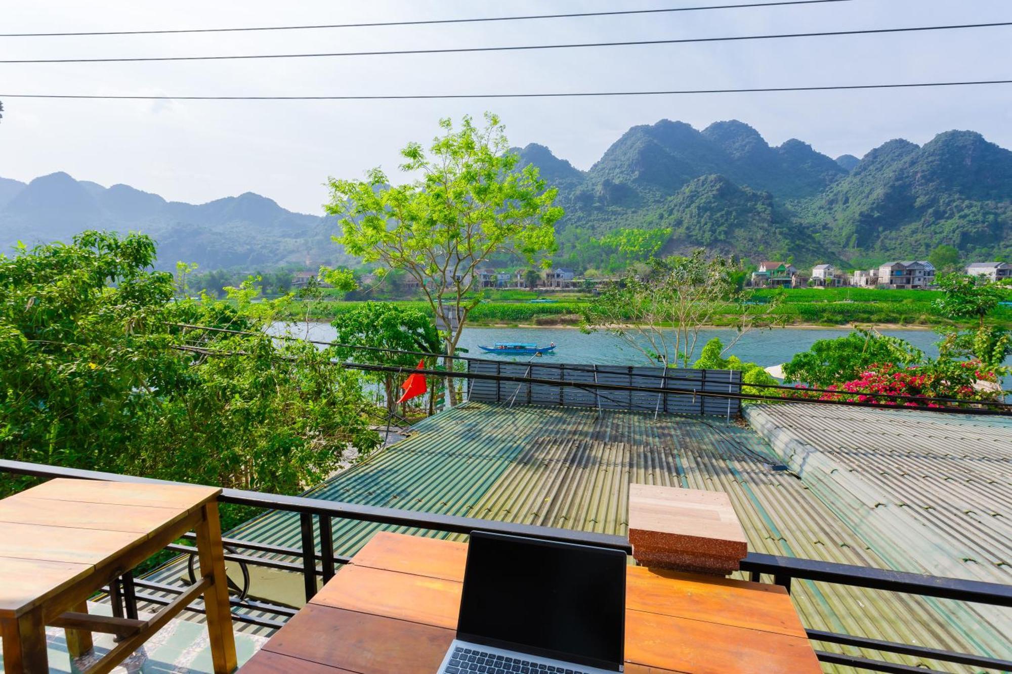 Son River Homestay Фонгня Экстерьер фото