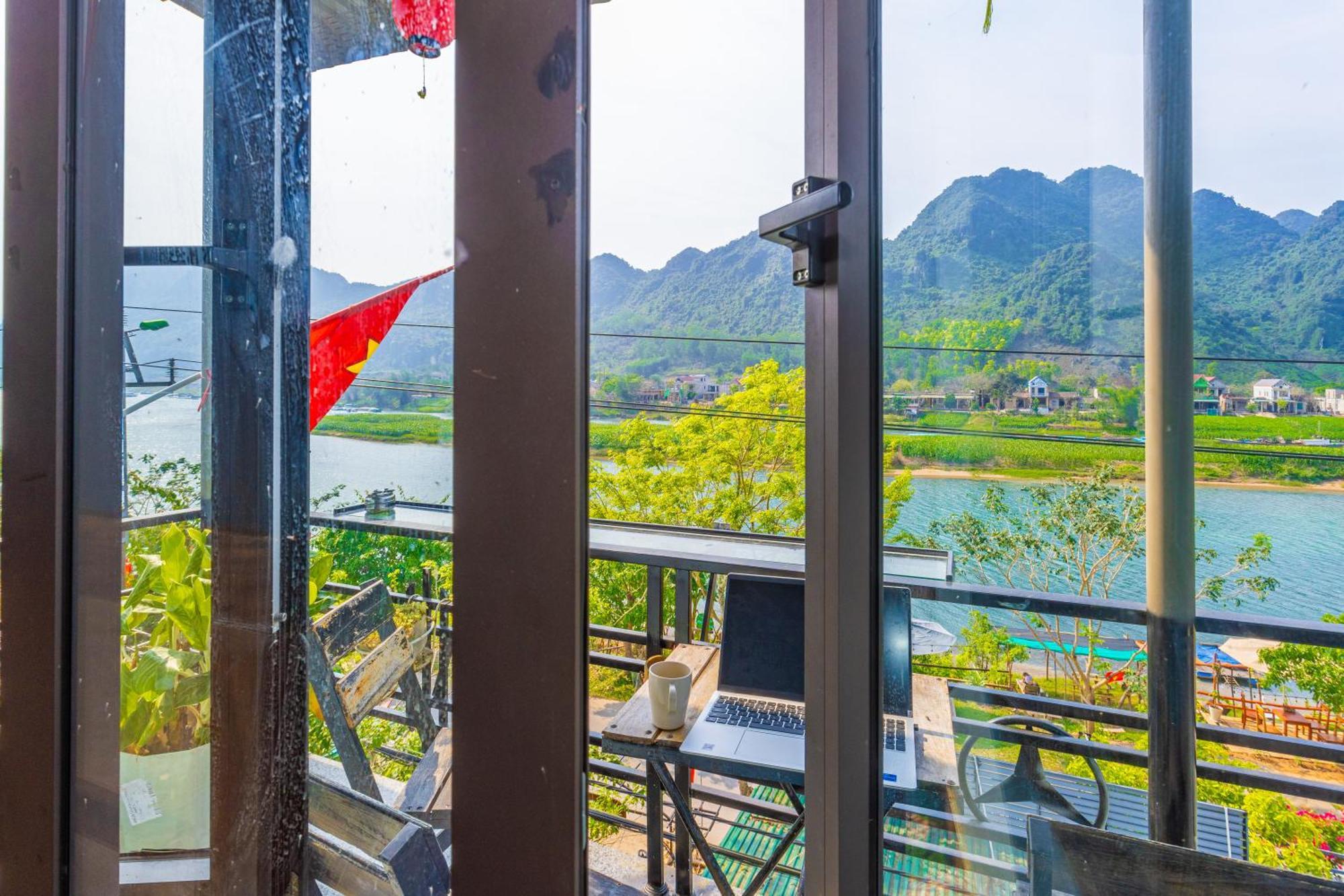 Son River Homestay Фонгня Экстерьер фото