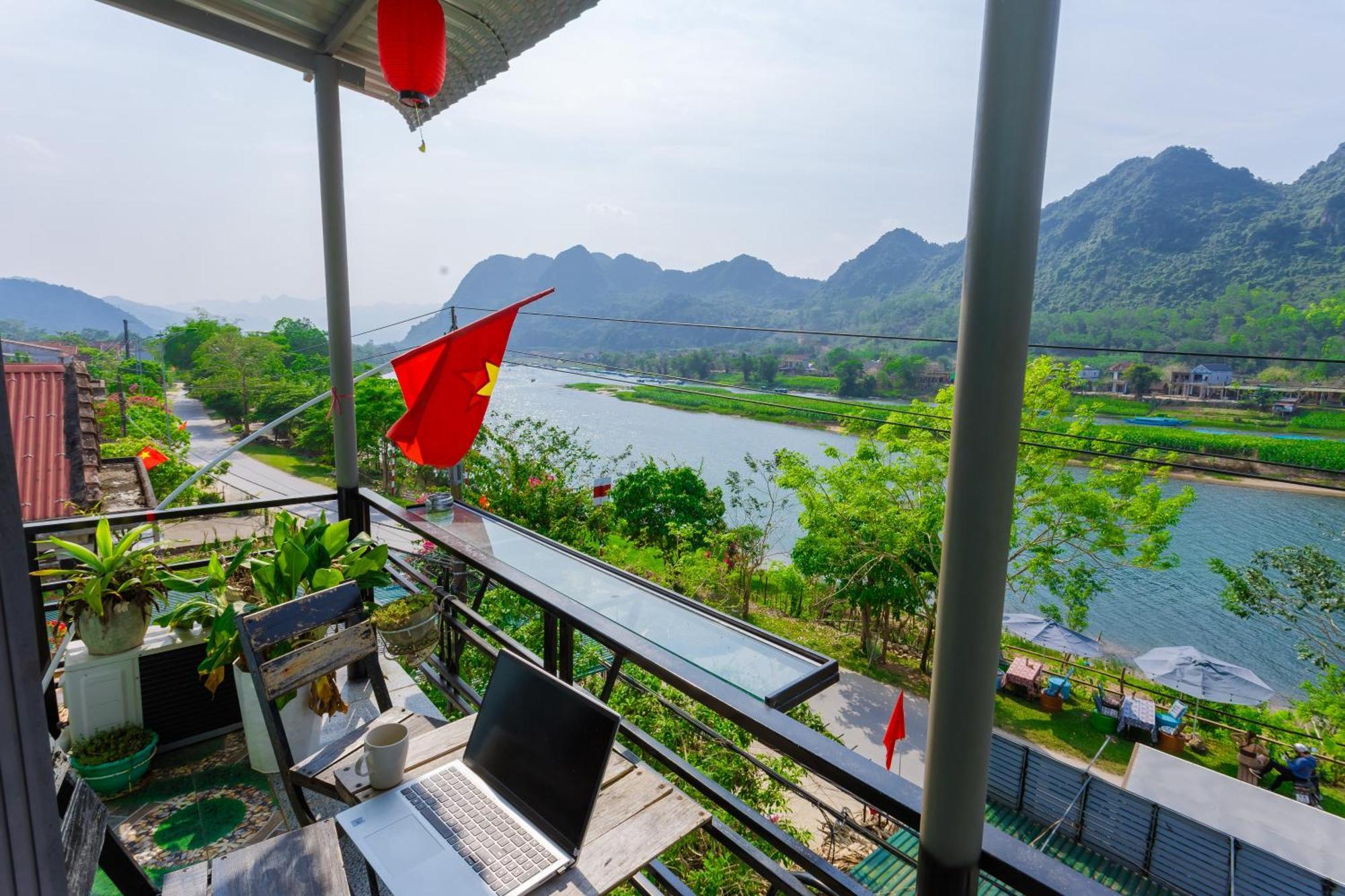 Son River Homestay Фонгня Экстерьер фото