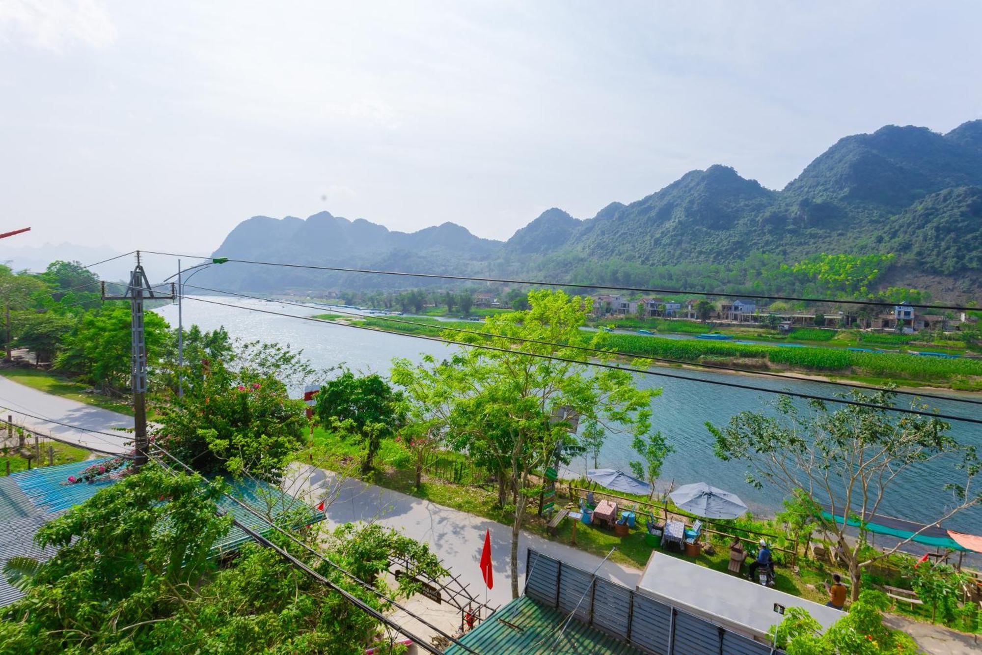 Son River Homestay Фонгня Экстерьер фото