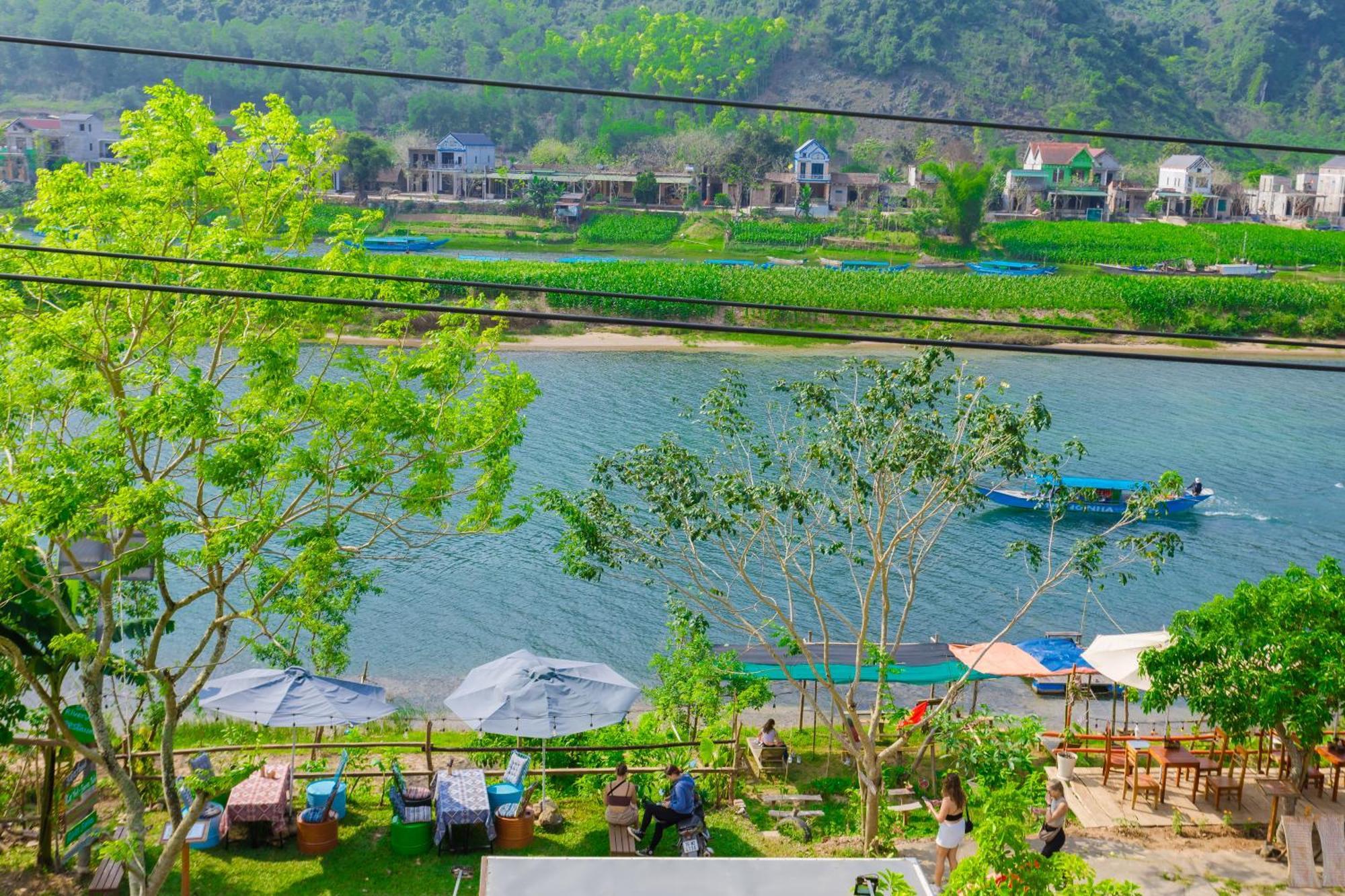 Son River Homestay Фонгня Экстерьер фото