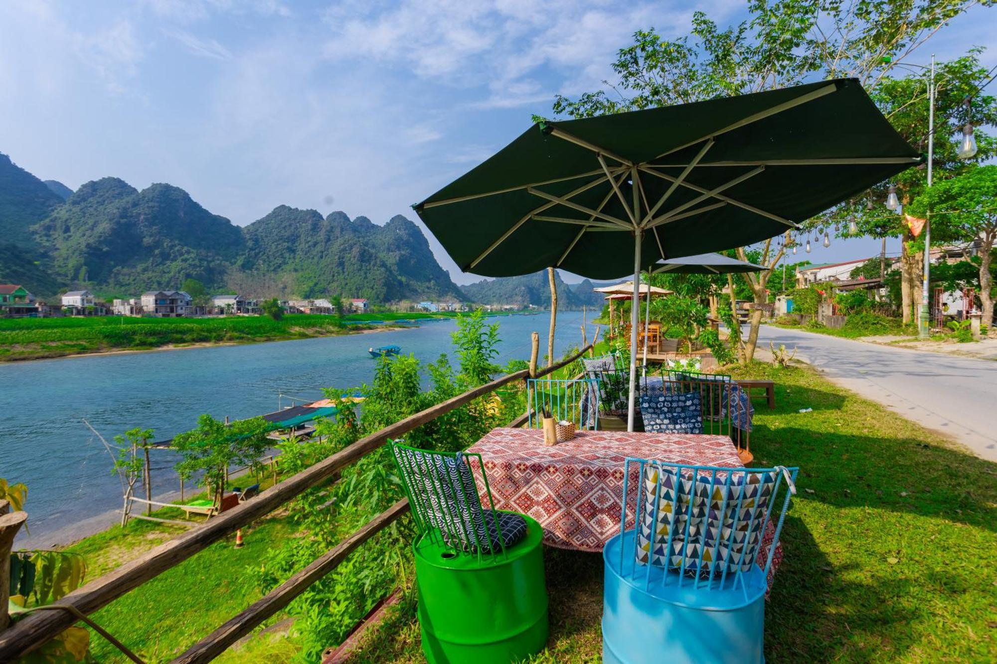 Son River Homestay Фонгня Экстерьер фото