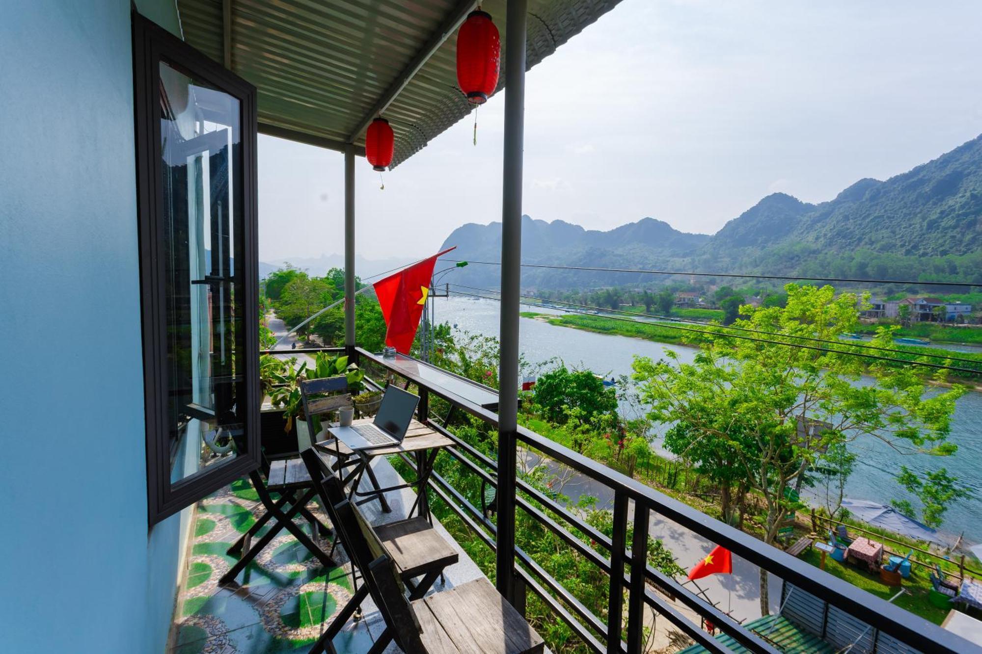 Son River Homestay Фонгня Экстерьер фото